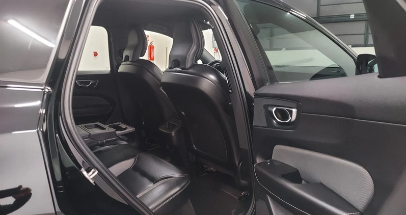 Volvo XC 60 cena 177000 przebieg: 39542, rok produkcji 2022 z Krynica Morska małe 277